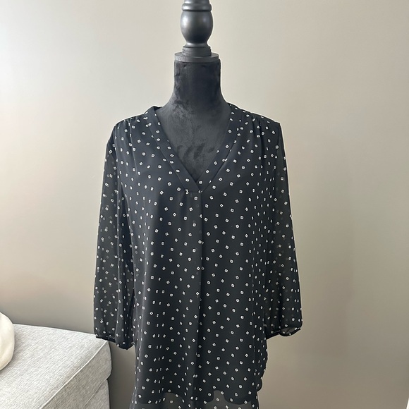 Jones New York Tops - Jones New York Black and White Patterned Top
Never worn.
#5